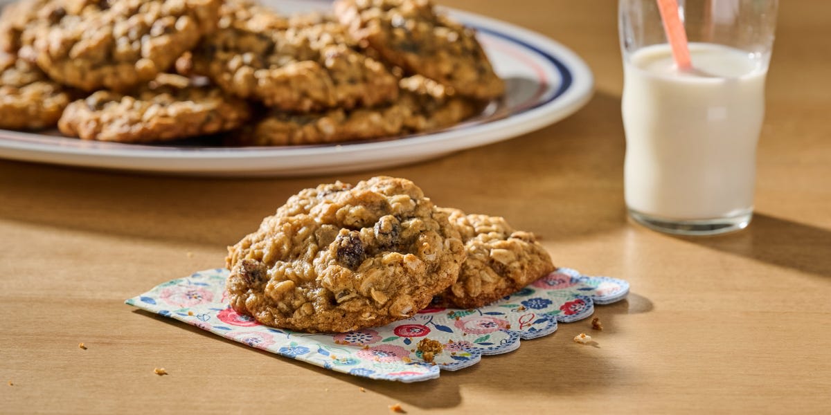 Oatmeal Raisin Cookies